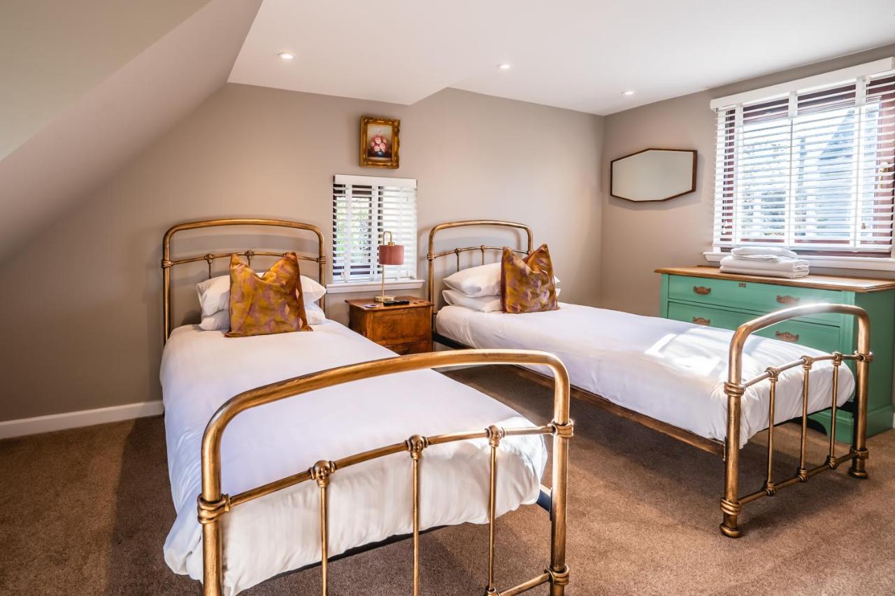 Luxury Cottage With Mountain View'S Cononbridge Exterior photo