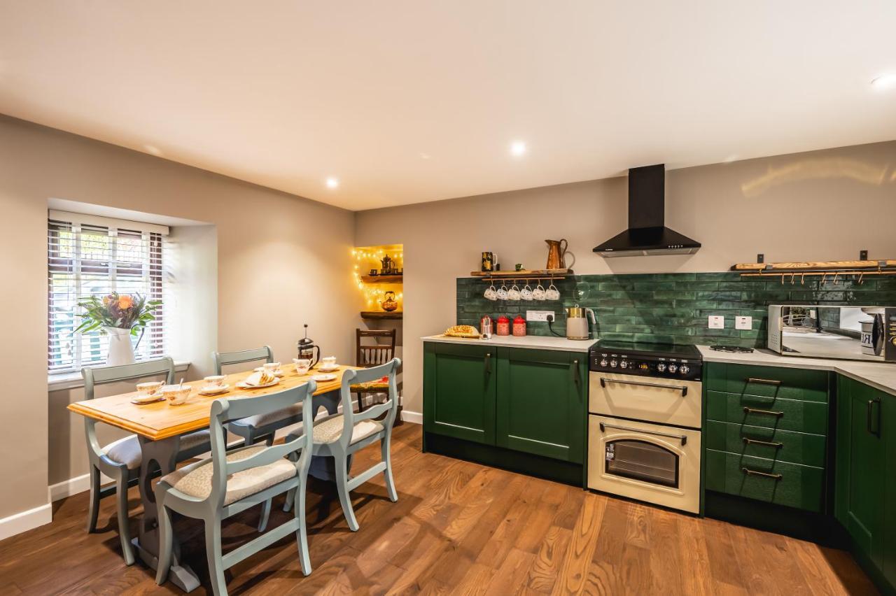 Luxury Cottage With Mountain View'S Cononbridge Exterior photo